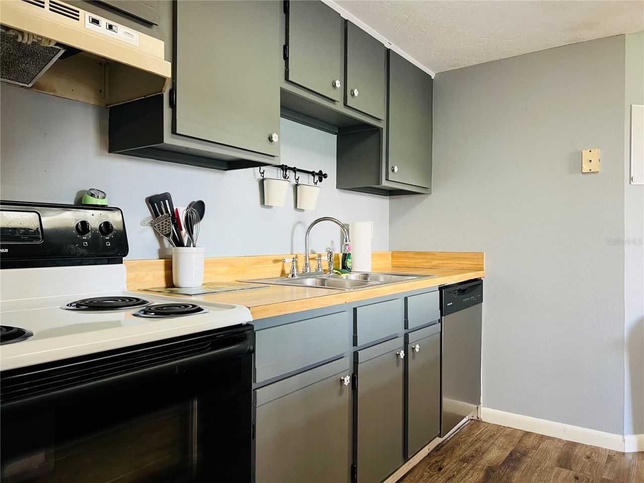 5026 Water Oak Drive, Unit 208, Bradenton, FL 34207 Photo