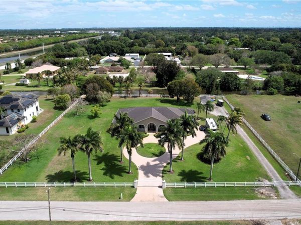 4810 SW 198 TERRACE , SOUTHWEST RANCHES, FL 33332