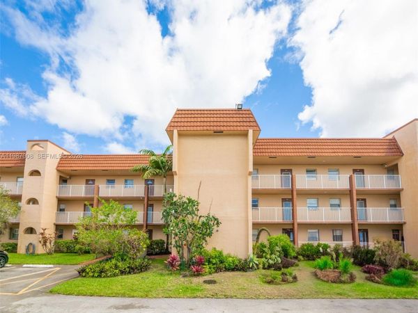 8951 Sunrise Lakes Blvd, Unit 105, Sunrise, FL 33322
