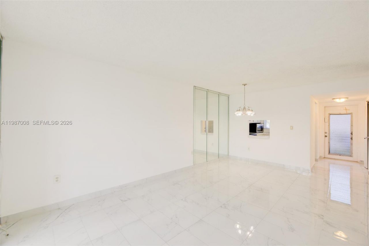 8951 Sunrise Lakes Blvd, Unit 105, Sunrise, FL 33322 Photo