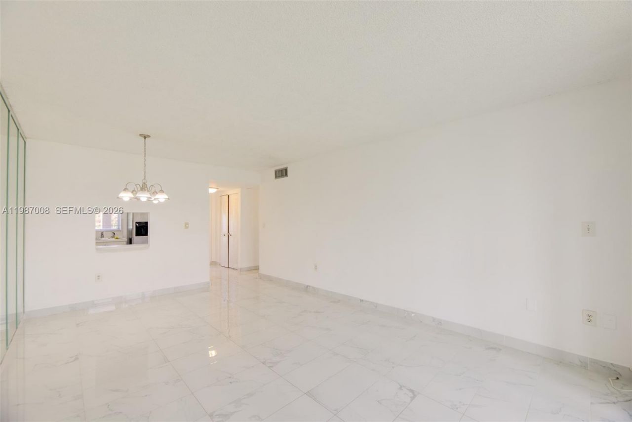 8951 Sunrise Lakes Blvd, Unit 105, Sunrise, FL 33322 Photo
