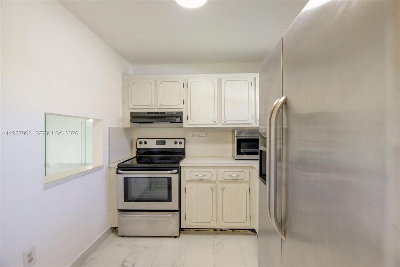 8951 Sunrise Lakes Blvd, Unit 105, Sunrise, FL 33322 Photo