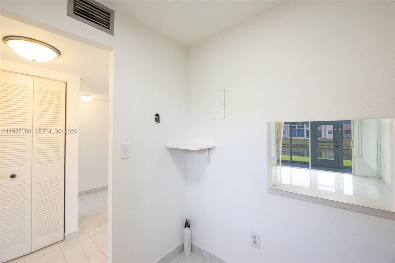 8951 Sunrise Lakes Blvd, Unit 105, Sunrise, FL 33322 Photo