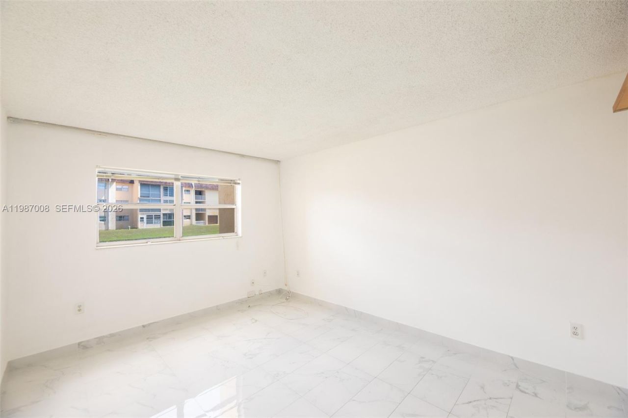 8951 Sunrise Lakes Blvd, Unit 105, Sunrise, FL 33322 Photo