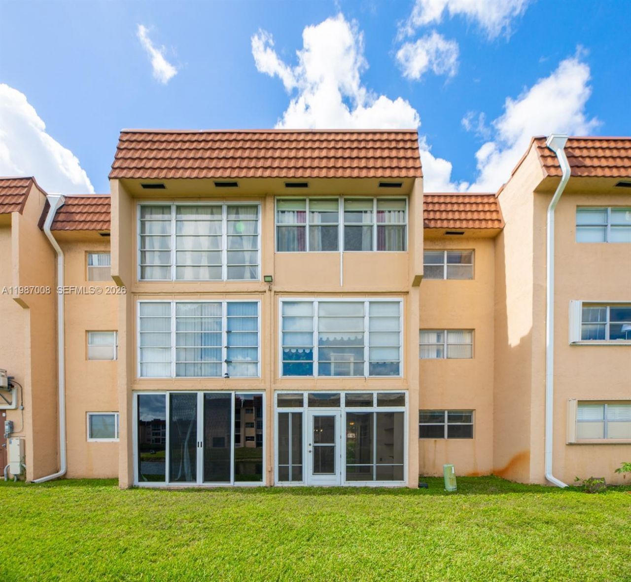8951 Sunrise Lakes Blvd, Unit 105, Sunrise, FL 33322 Photo