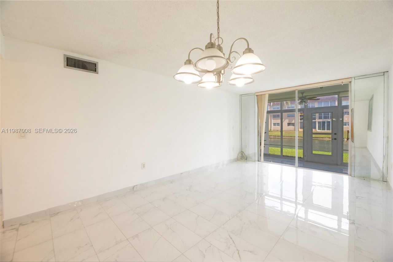 8951 Sunrise Lakes Blvd, Unit 105, Sunrise, FL 33322 Photo