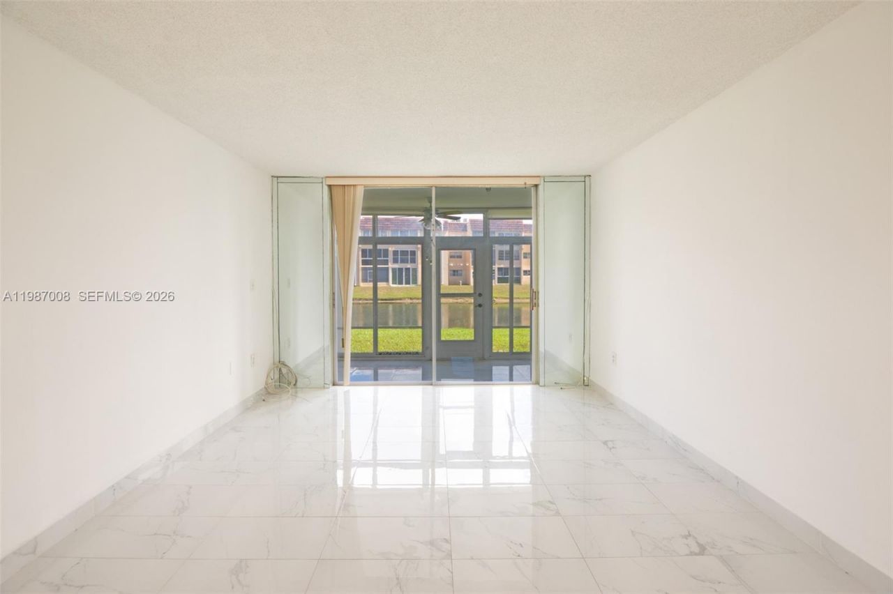 8951 Sunrise Lakes Blvd, Unit 105, Sunrise, FL 33322 Photo