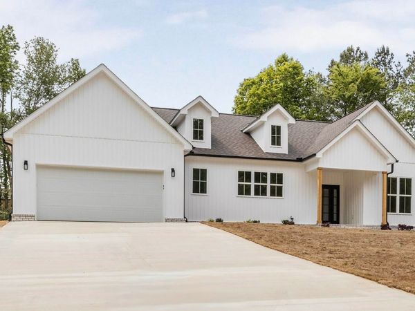 318 Elgin Hills Dr, Rogersville, AL 35652