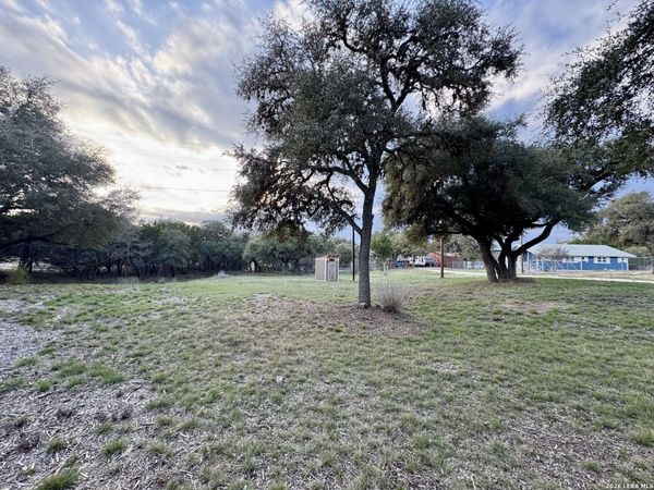406 Kruse Loop, Lakehills, TX 78063