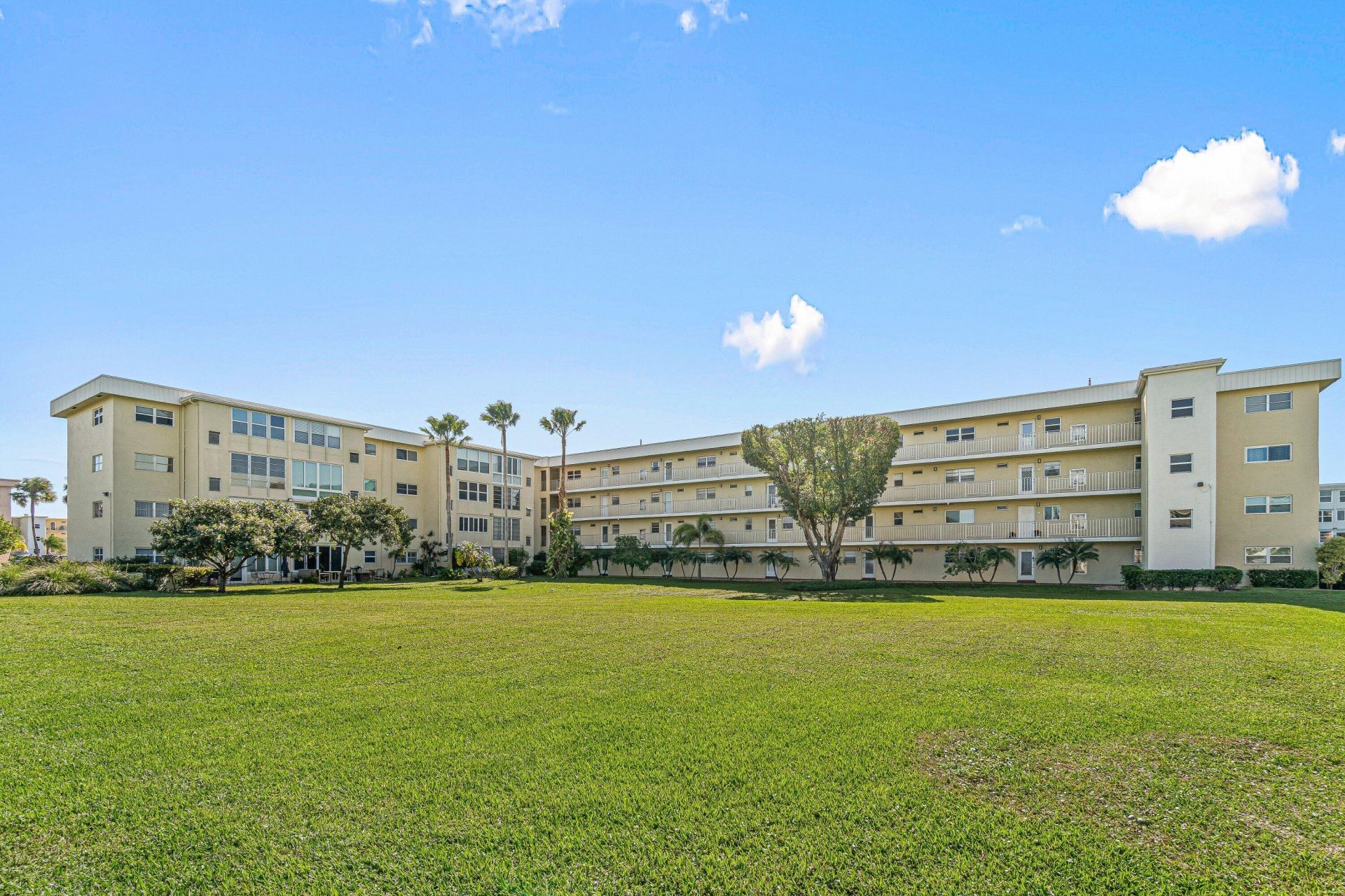 2515 NE 1st Court, Unit 4100, Boynton Beach, FL 33435 Photo