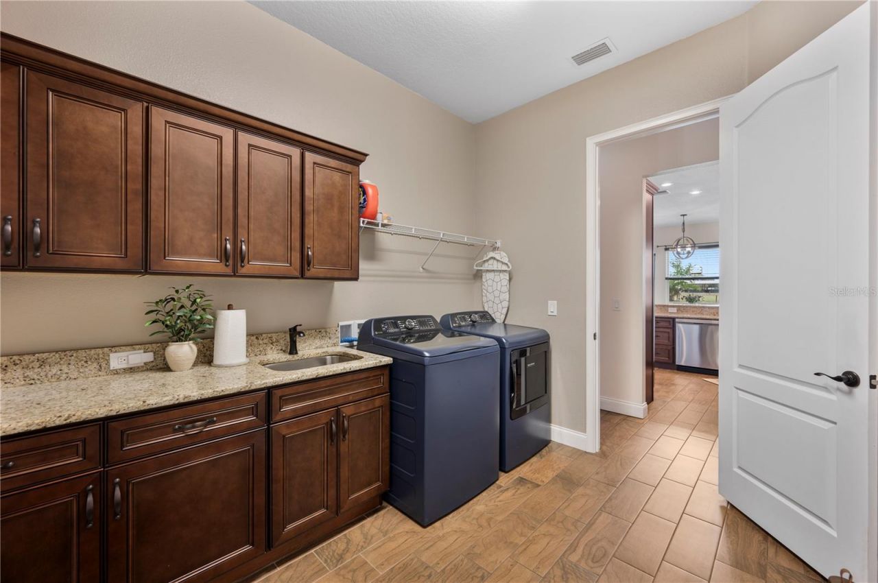 3212 E Merrin Road , Plant City, FL 33567 Photo