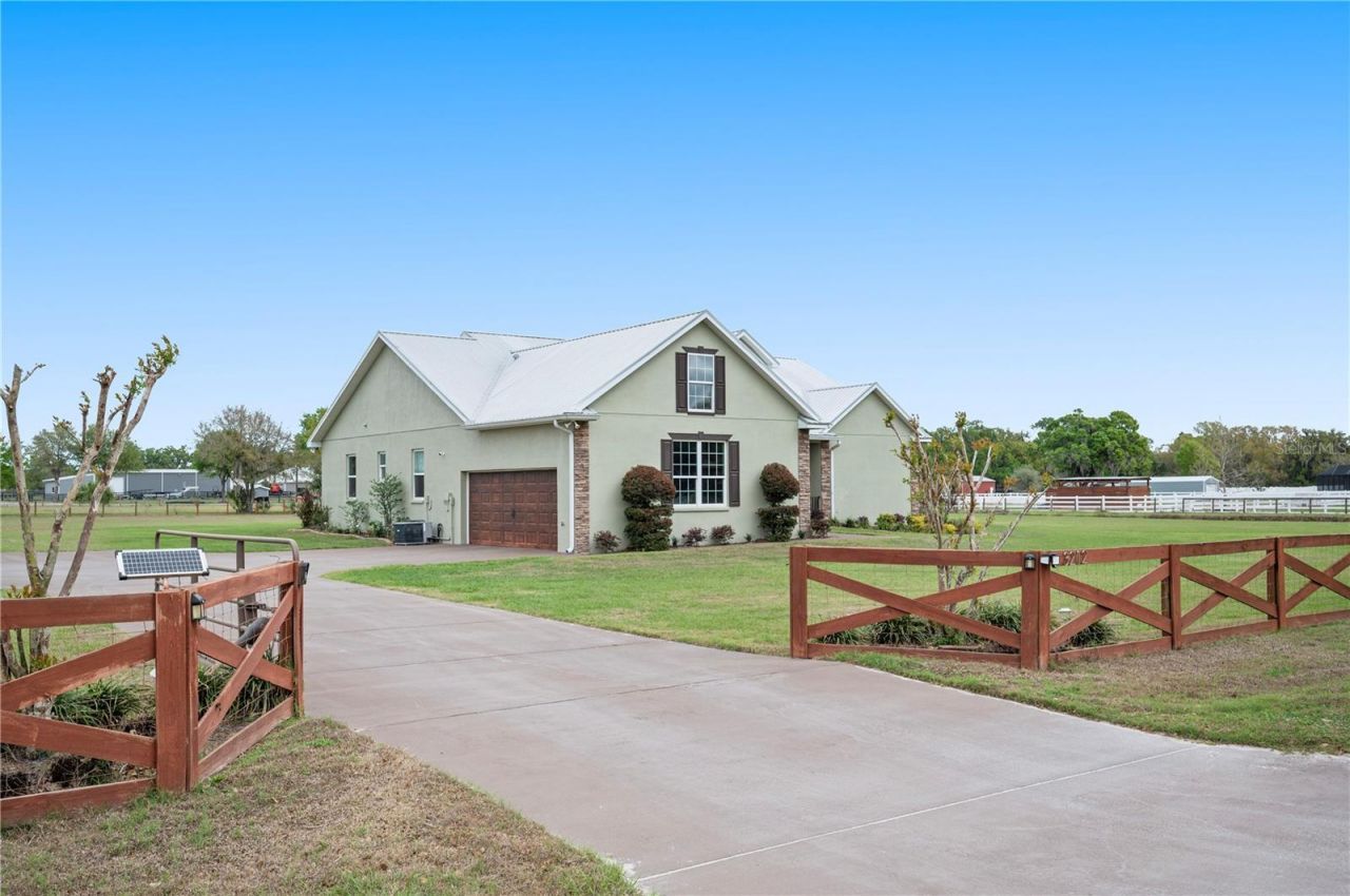 3212 E Merrin Road , Plant City, FL 33567 Photo