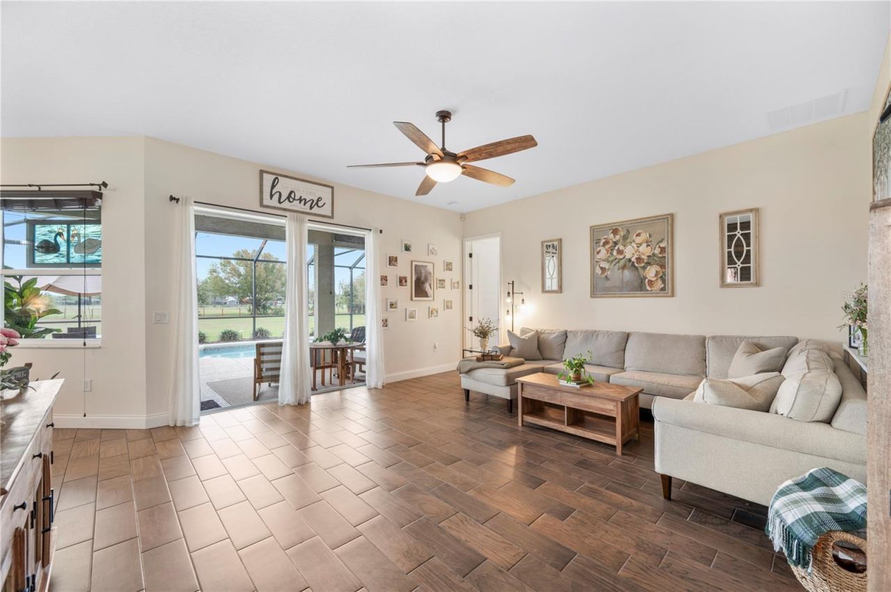 3212 E Merrin Road , Plant City, FL 33567 Photo