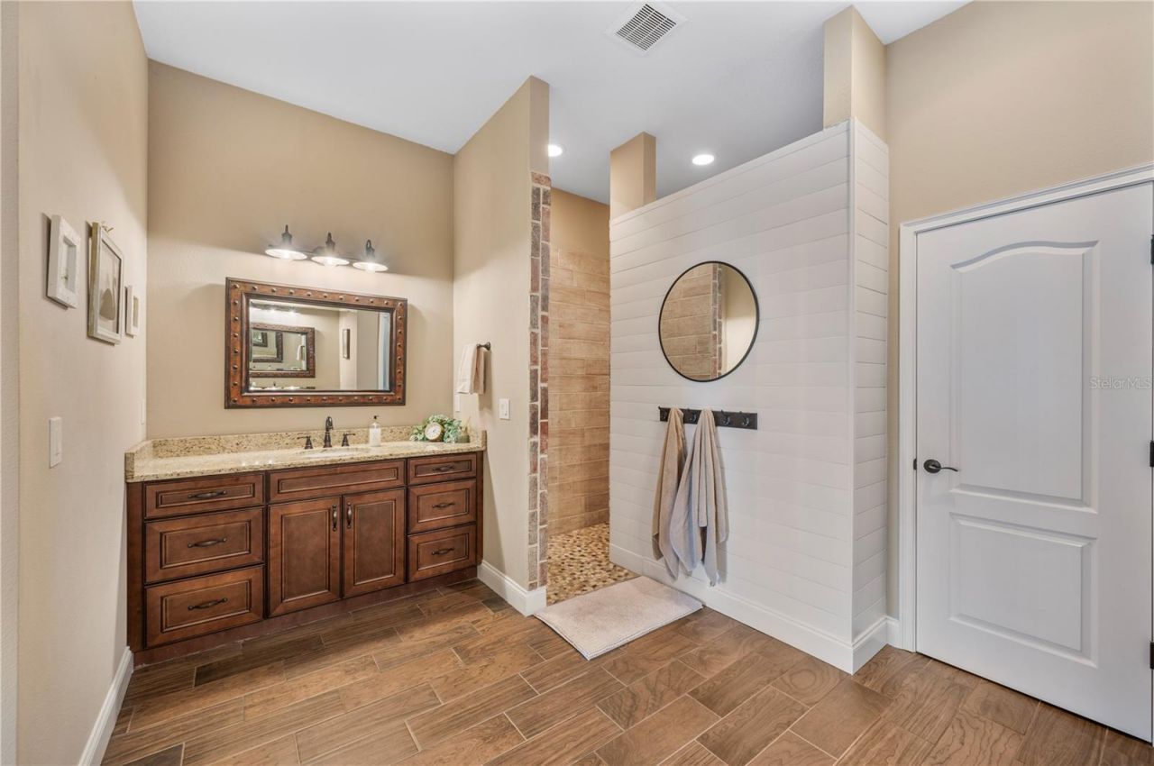 3212 E Merrin Road , Plant City, FL 33567 Photo