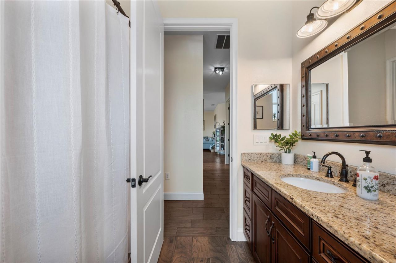 3212 E Merrin Road , Plant City, FL 33567 Photo