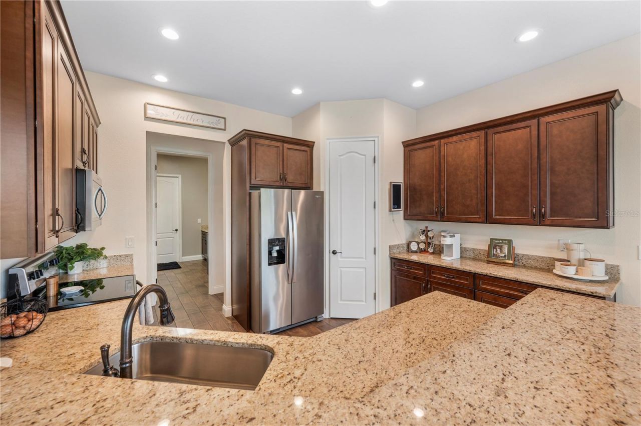 3212 E Merrin Road , Plant City, FL 33567 Photo