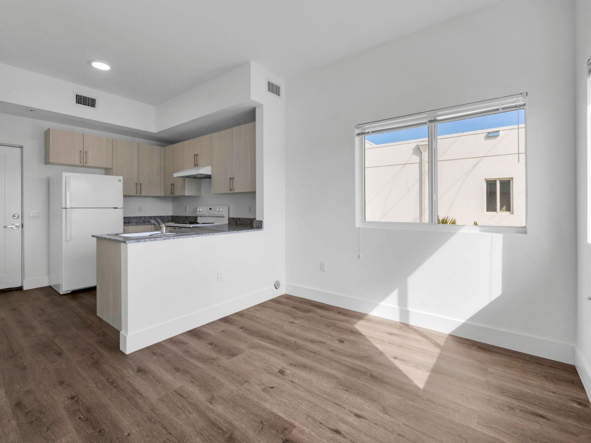 2130 NW 37th Street, Unit B2, Miami, FL 33142 Photo