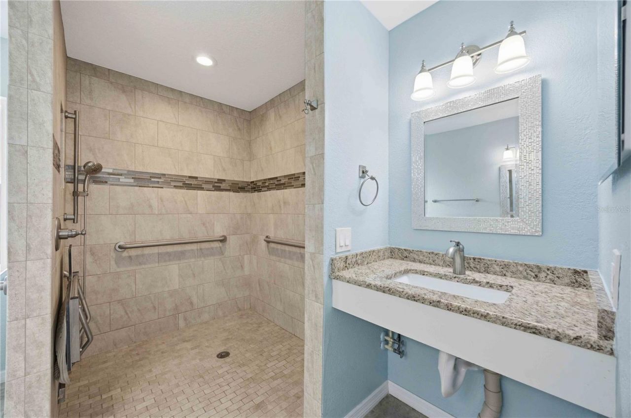 4012 Kingsfield Drive , Parrish, FL 34219 Photo