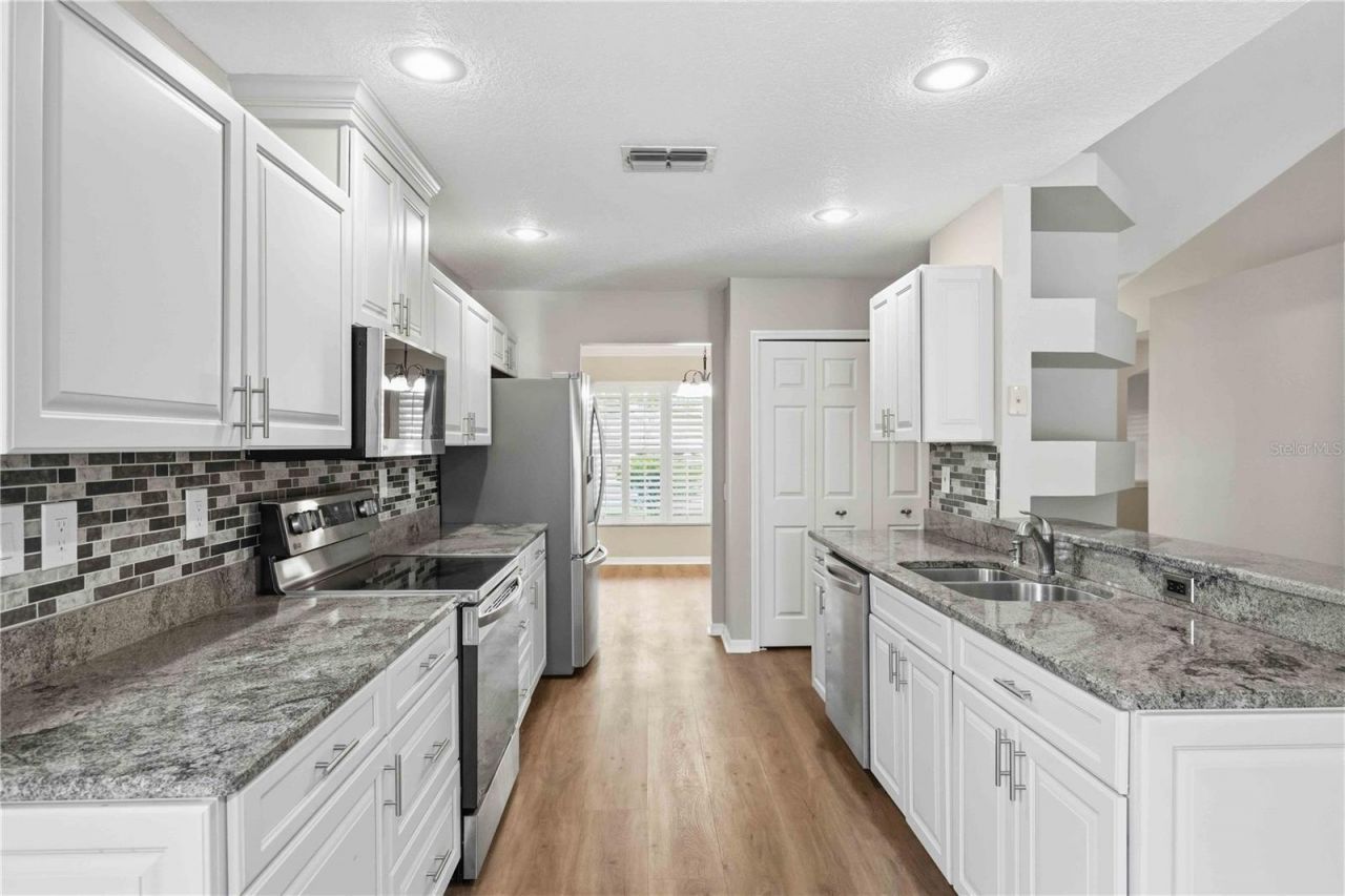 4012 Kingsfield Drive , Parrish, FL 34219 Photo