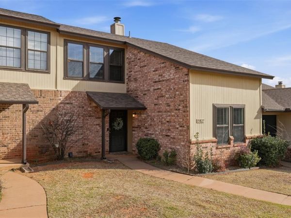 13827 Crossing Way, Unit West, Edmond, OK 73013