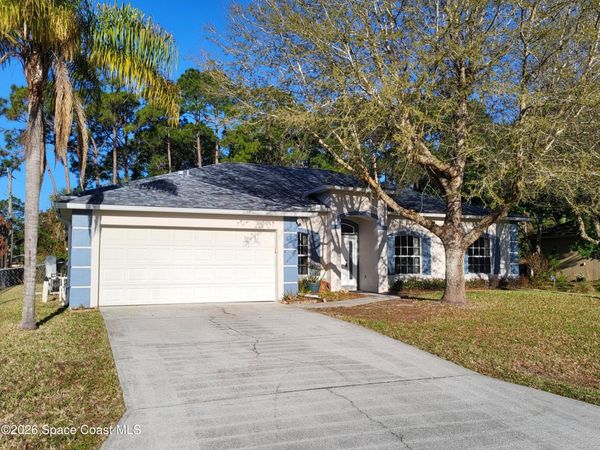 520 Holmes Avenue NW , Palm Bay, FL 32907