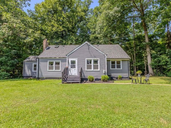 16002 Lakeside Road, Union Pier, MI 49129