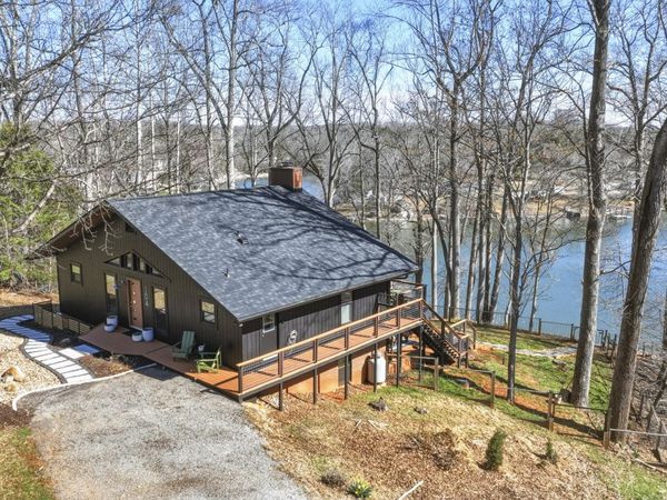 104 Jayson TER , Moneta, VA 24121