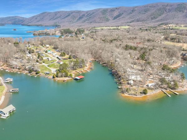 5625 Smith Mountain RD , Penhook, VA 24137