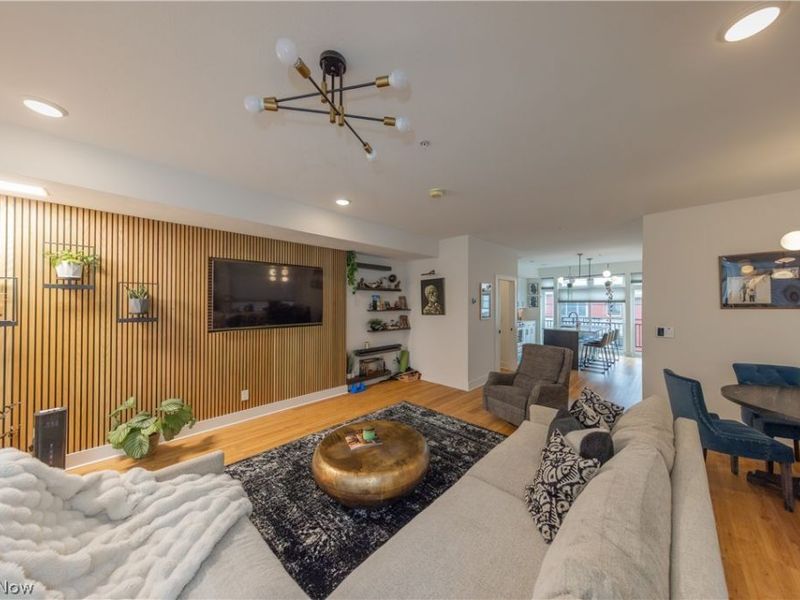 2275 W 19 Street, Cleveland, OH 44113 Photo 11