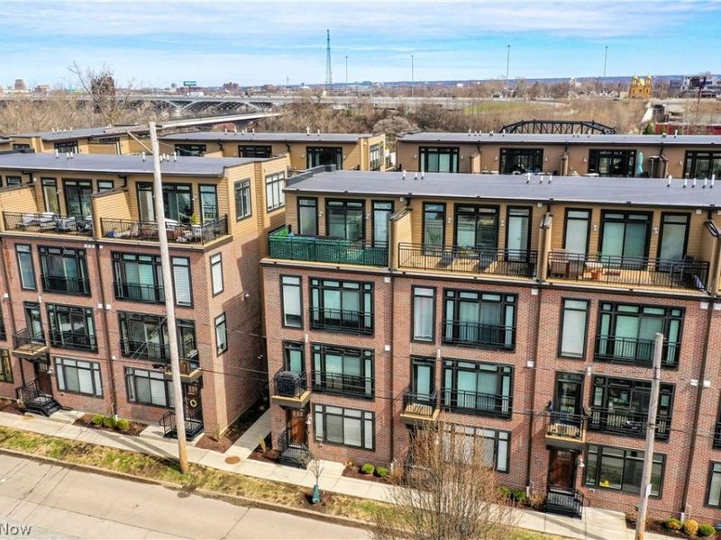 2275 W 19 Street, Cleveland, OH 44113 Photo 2