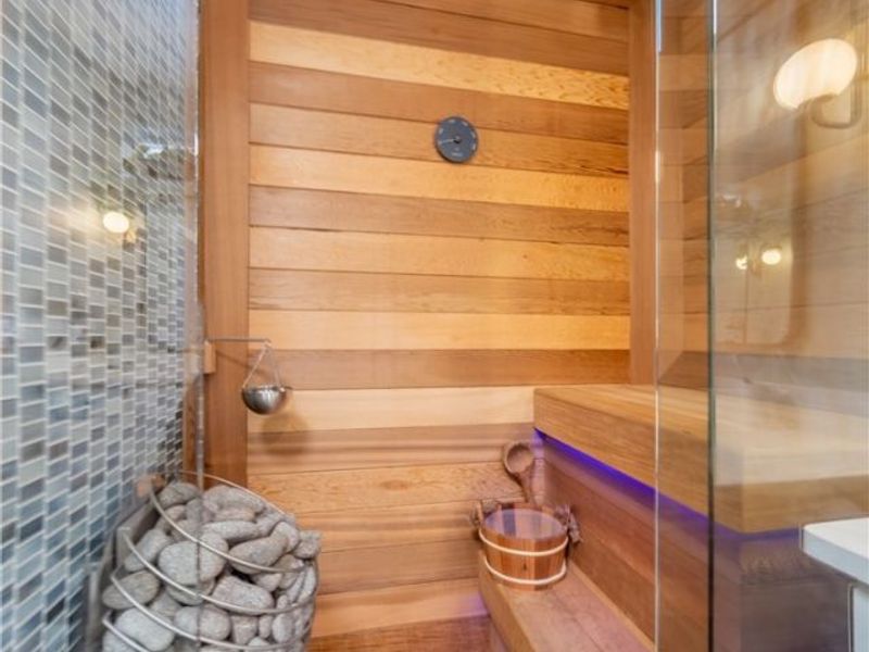 2275 W 19 Street, Cleveland, OH 44113 Photo 25