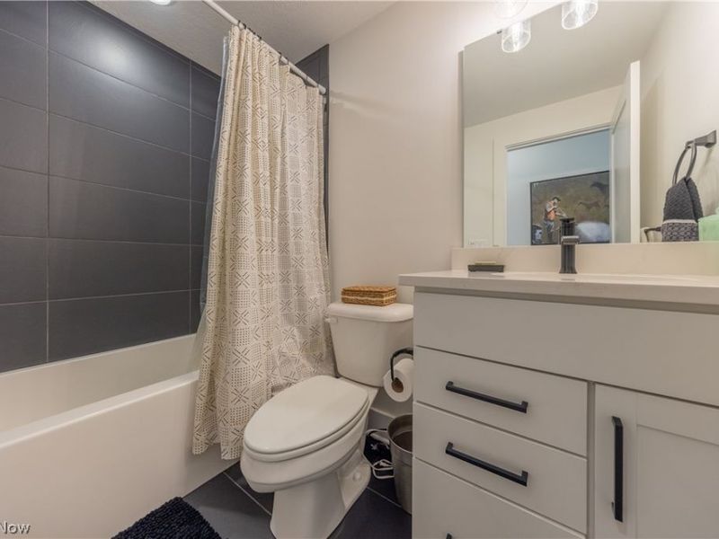 2275 W 19 Street, Cleveland, OH 44113 Photo 31