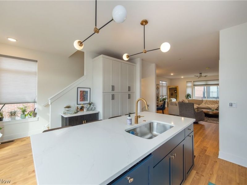 2275 W 19 Street, Cleveland, OH 44113 Photo 4