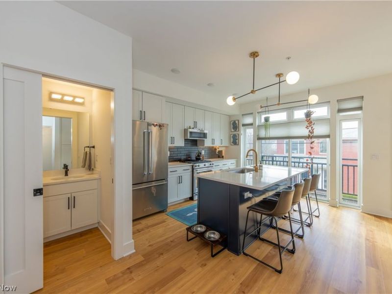 2275 W 19 Street, Cleveland, OH 44113 Photo 5