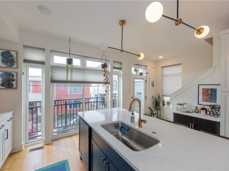 2275 W 19 Street, Cleveland, OH 44113 Photo 6