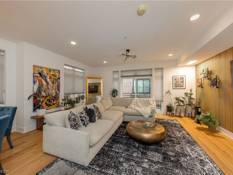 2275 W 19 Street, Cleveland, OH 44113 Photo 8