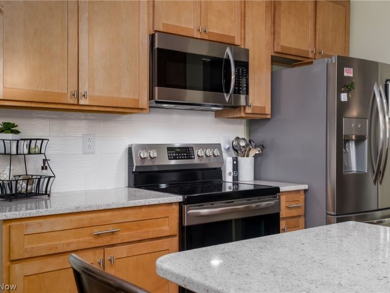 8140 W Wadora Circle NW, North Canton, OH 44720 Photo 12