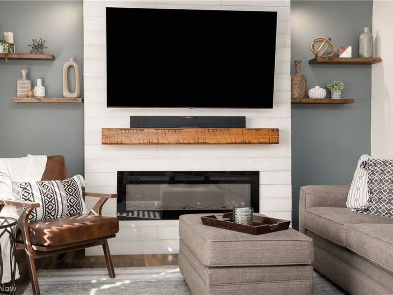 8140 W Wadora Circle NW, North Canton, OH 44720 Photo 3