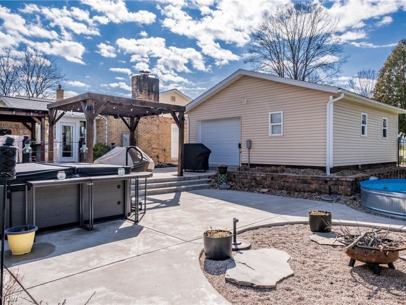 8140 W Wadora Circle NW, North Canton, OH 44720 Photo 33