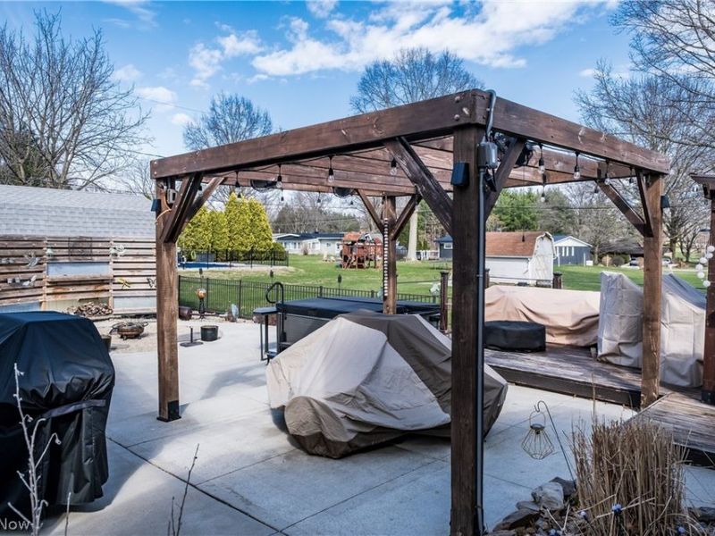 8140 W Wadora Circle NW, North Canton, OH 44720 Photo 34