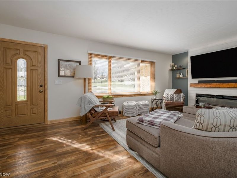 8140 W Wadora Circle NW, North Canton, OH 44720 Photo 4