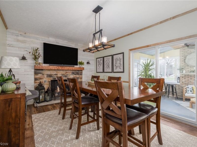 8140 W Wadora Circle NW, North Canton, OH 44720 Photo 5