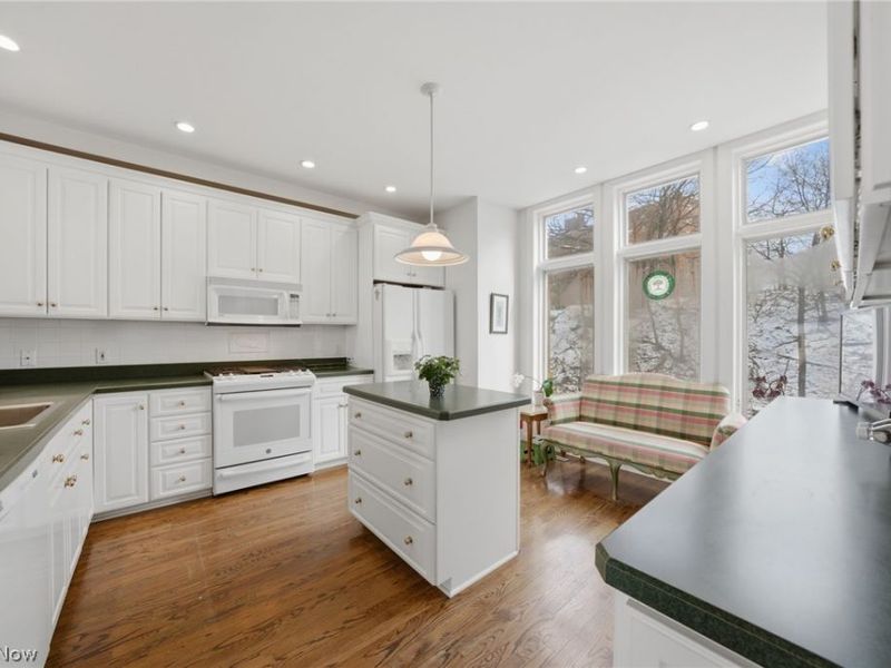 2345 Edgehill Road, Cleveland, OH 44106 Photo 20