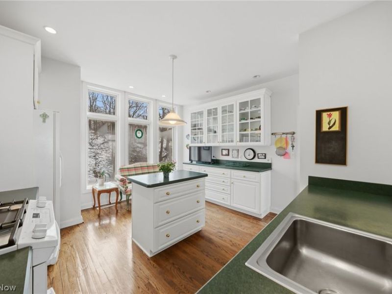 2345 Edgehill Road, Cleveland, OH 44106 Photo 21