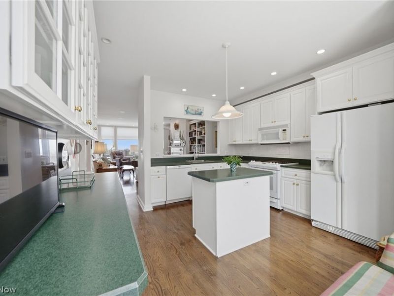 2345 Edgehill Road, Cleveland, OH 44106 Photo 22