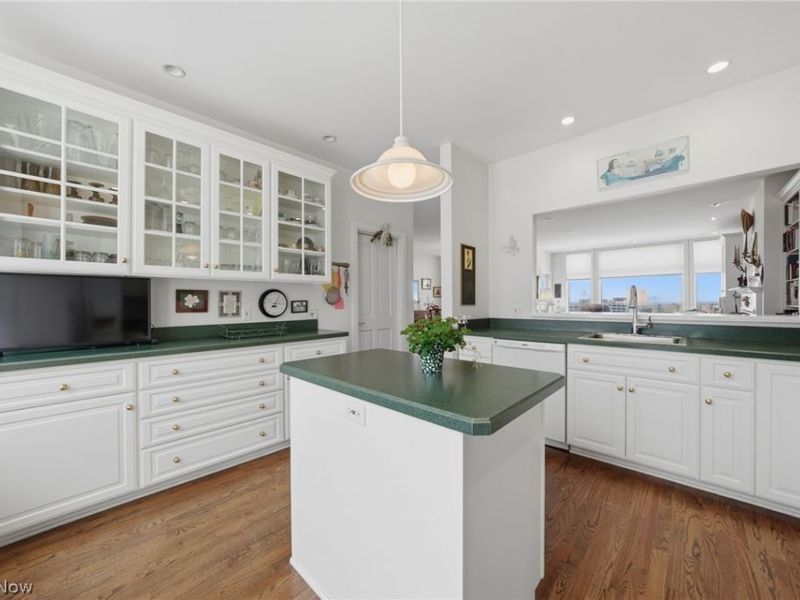 2345 Edgehill Road, Cleveland, OH 44106 Photo 23