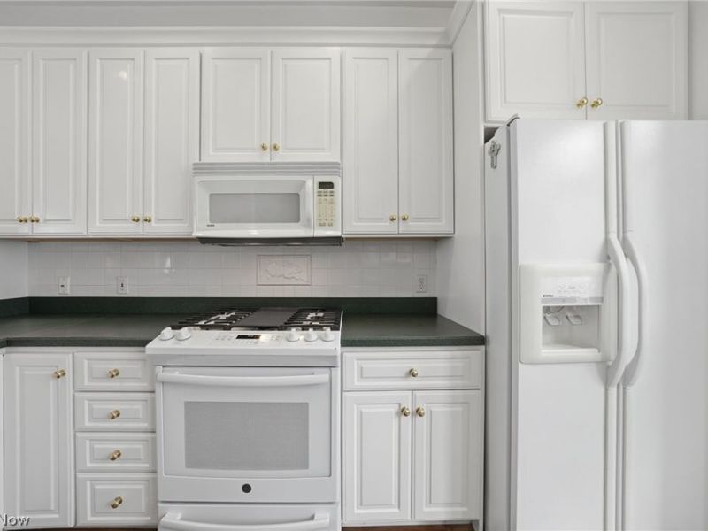 2345 Edgehill Road, Cleveland, OH 44106 Photo 24