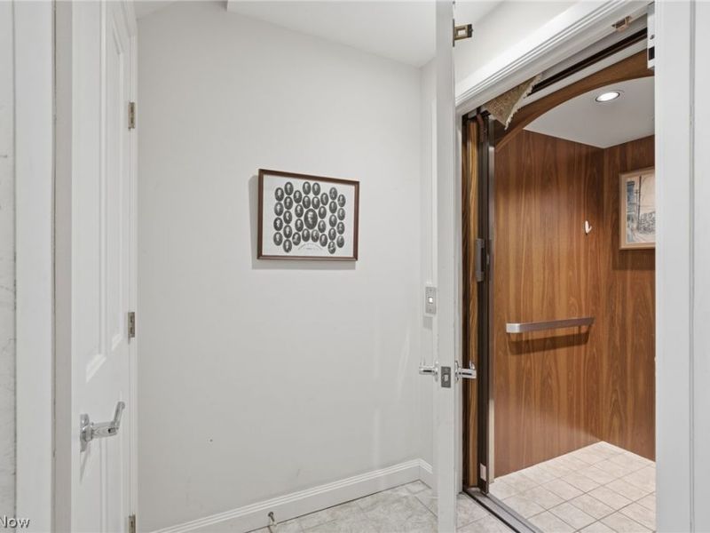 2345 Edgehill Road, Cleveland, OH 44106 Photo 9