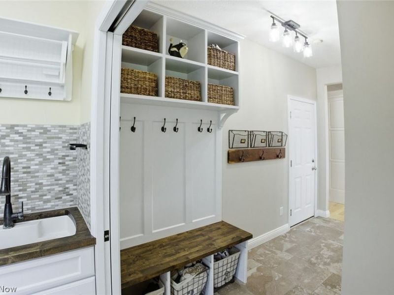 16625 Auburn Springs Drive, Chagrin Falls, OH 44023 Photo 11