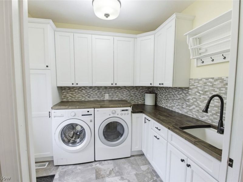 16625 Auburn Springs Drive, Chagrin Falls, OH 44023 Photo 12